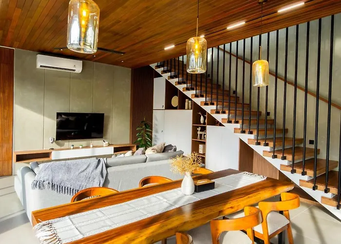 Villa Elena By Maheswara *